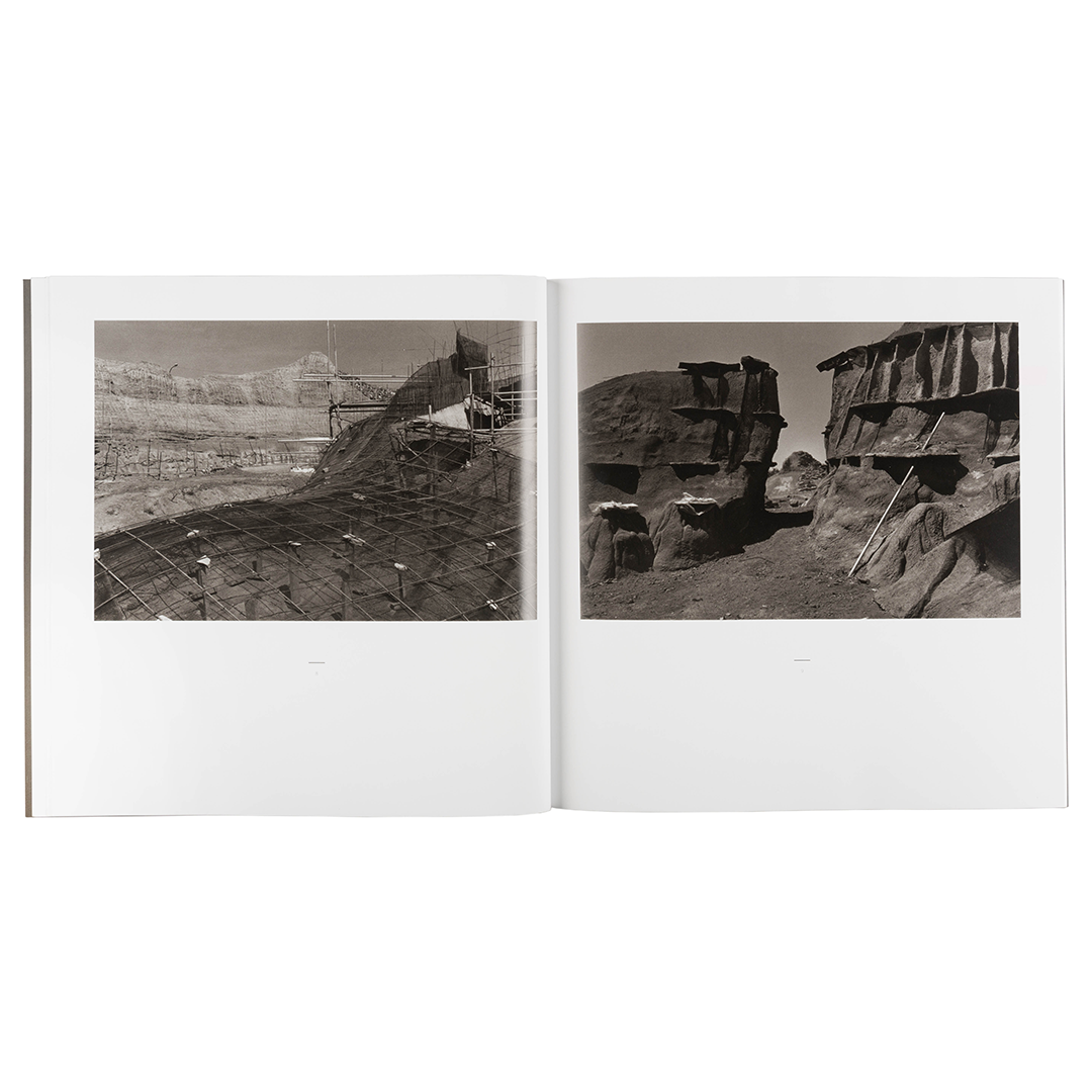 MESOZOICPARK_0001_Mesozoic-Park_Spread-2